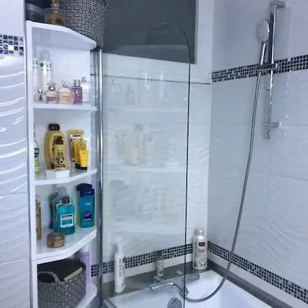 Semesterbostad Maison Calme Proche Centre Coulaines