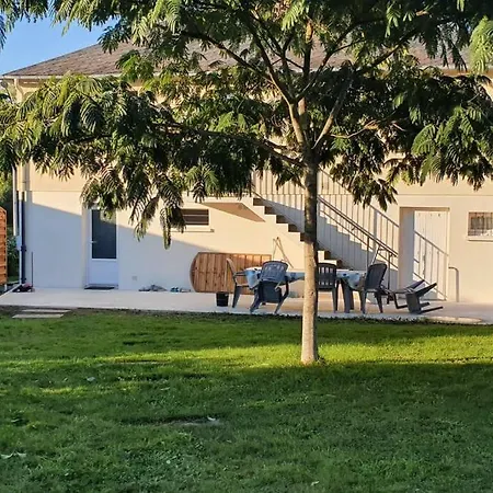 Semesterbostad Maison Calme Proche Centre